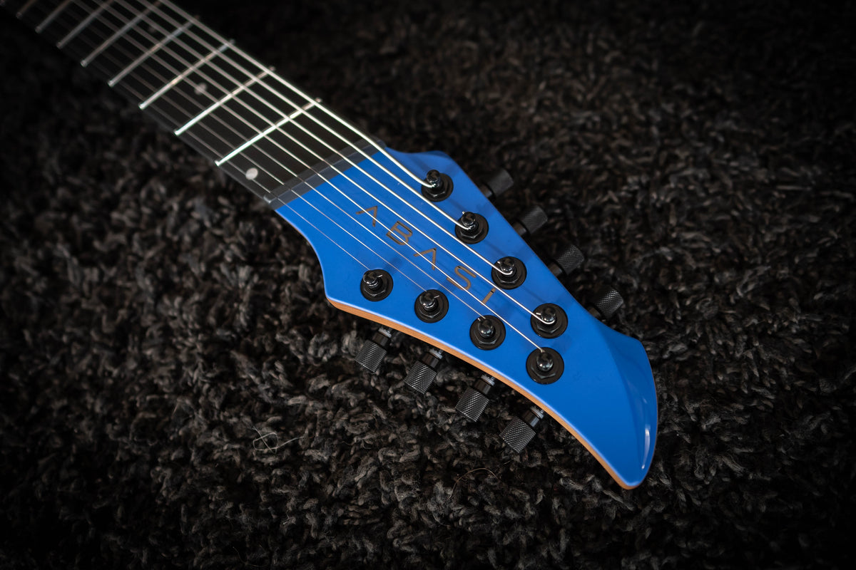 LARADA 8 // Master Series // Clarion Blue