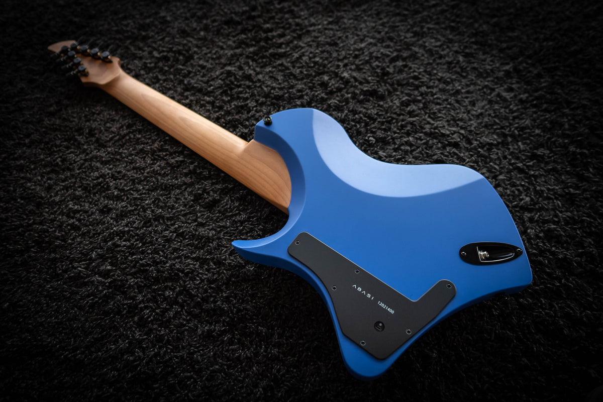 LARADA 8 // Master Series // Clarion Blue