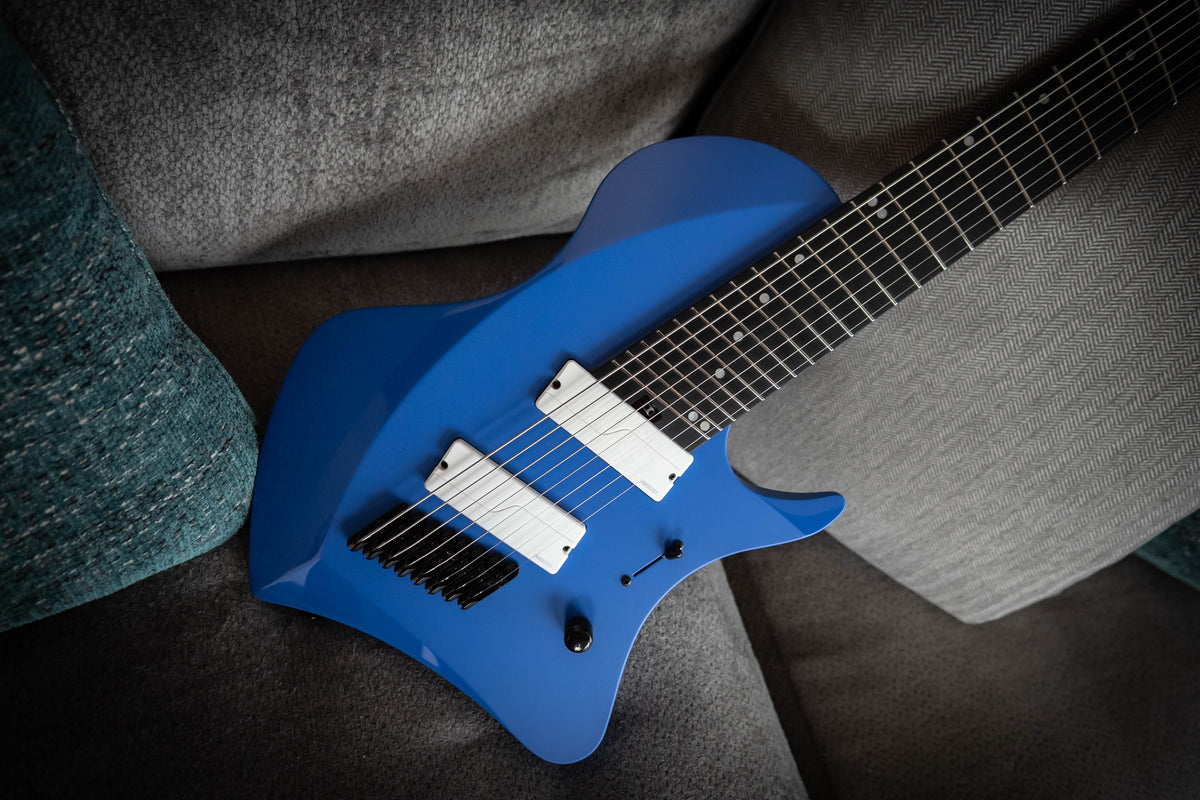 LARADA 8 // Master Series // Clarion Blue