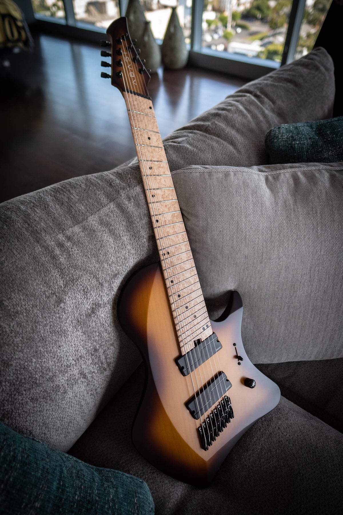 LARADA 8 // Master Series // Violinburst (Master Grade Birdseye)