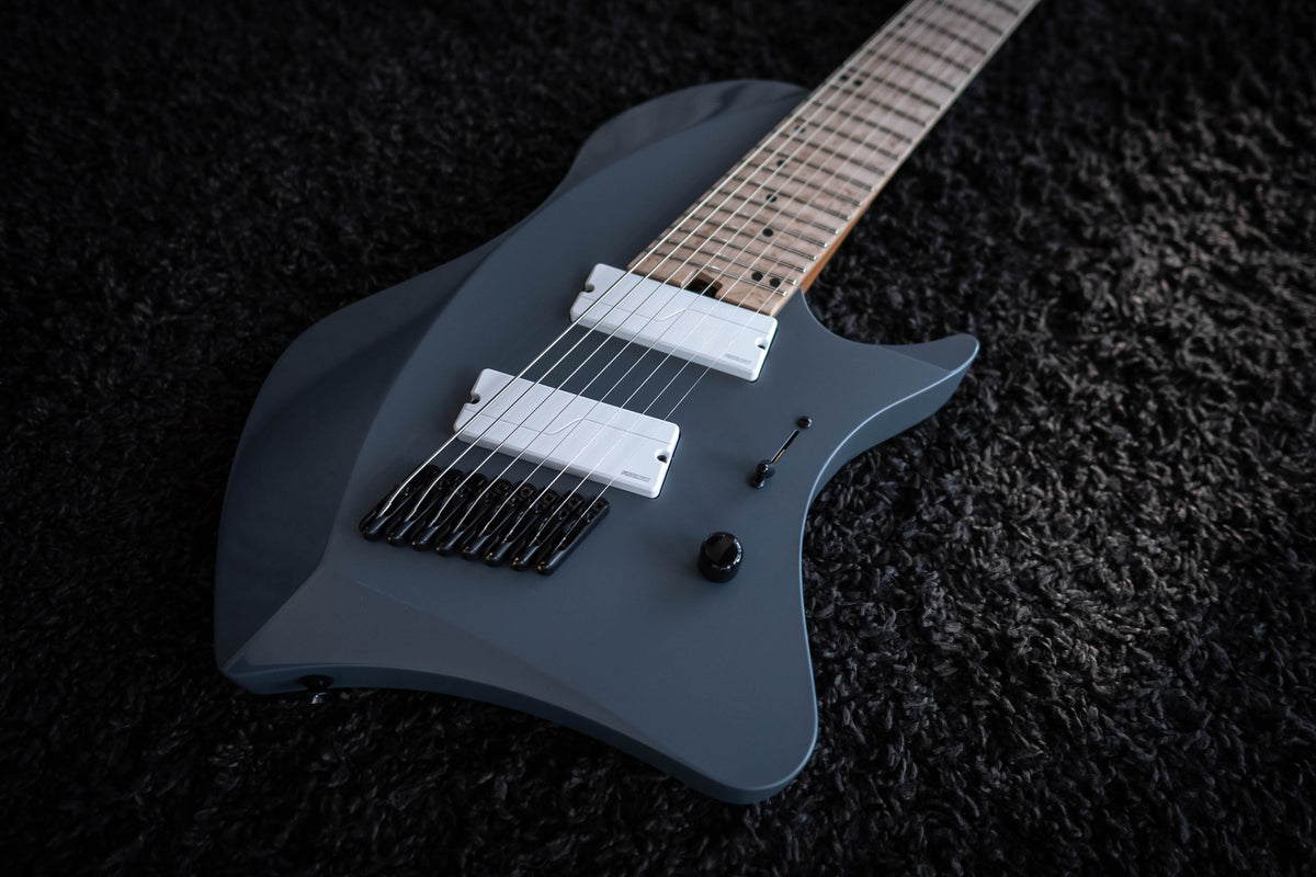 LARADA 8 // Master Series // Graphite Blue