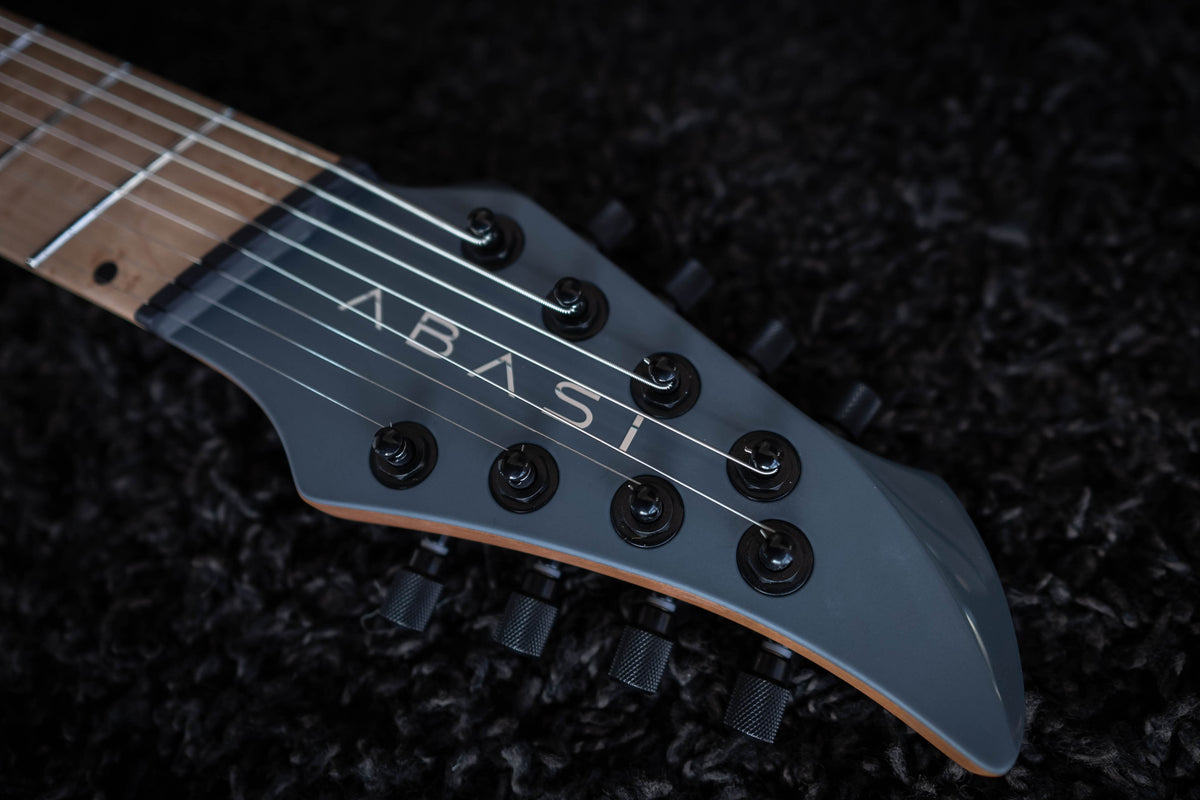 LARADA 8 // Master Series // Graphite Blue