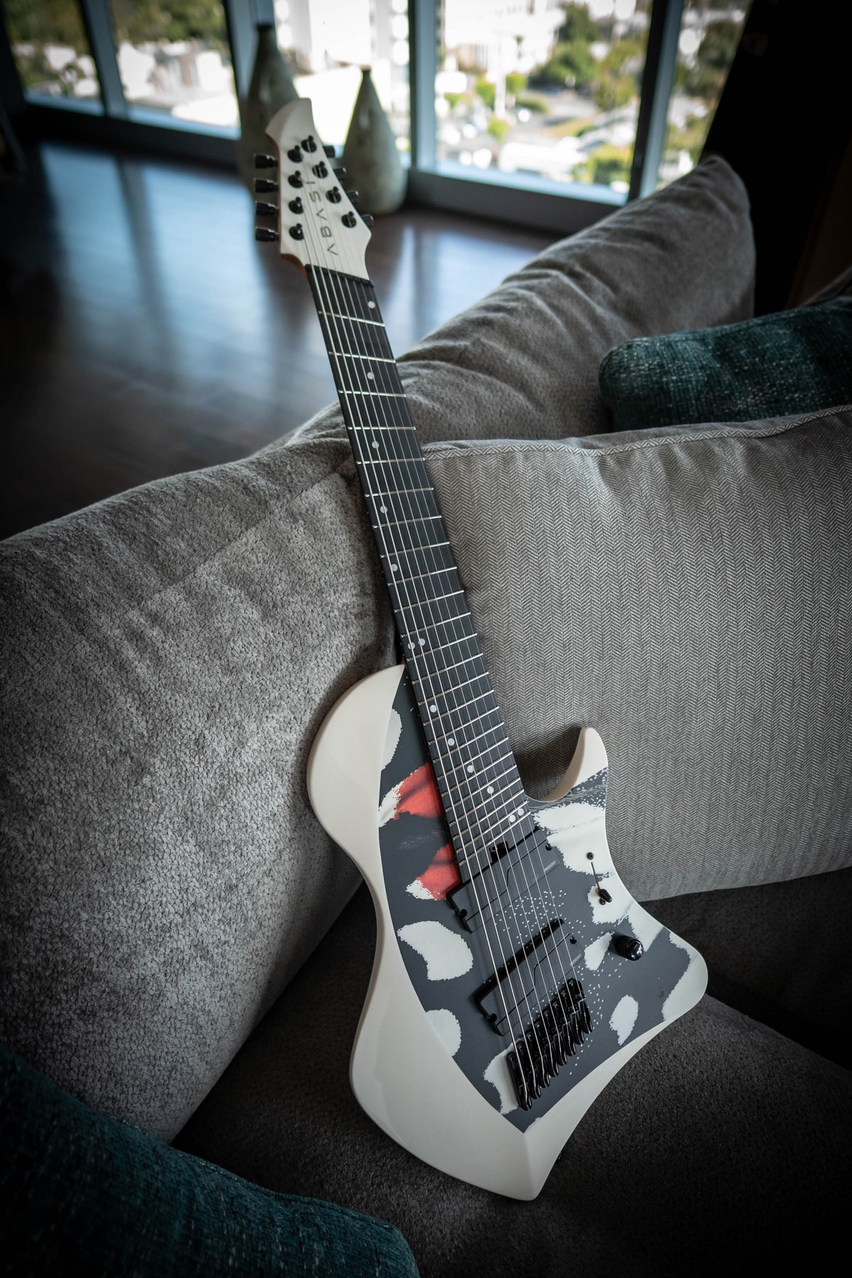 LARADA 8 // Master Series // Monarch