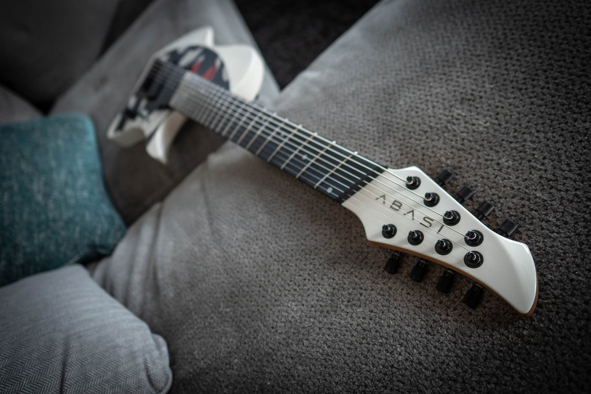 LARADA 8 // Master Series // Monarch