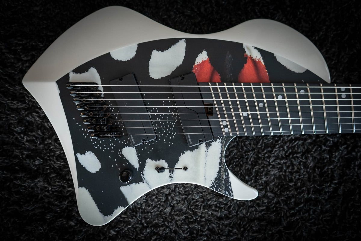 LARADA 8 // Master Series // Monarch