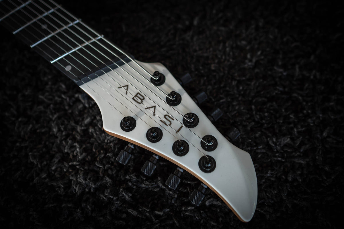 LARADA 8 // Master Series // Monarch