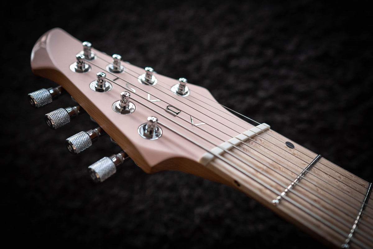 LARADA 8 // Master Series // Shell Pink (Birdseye Maple)