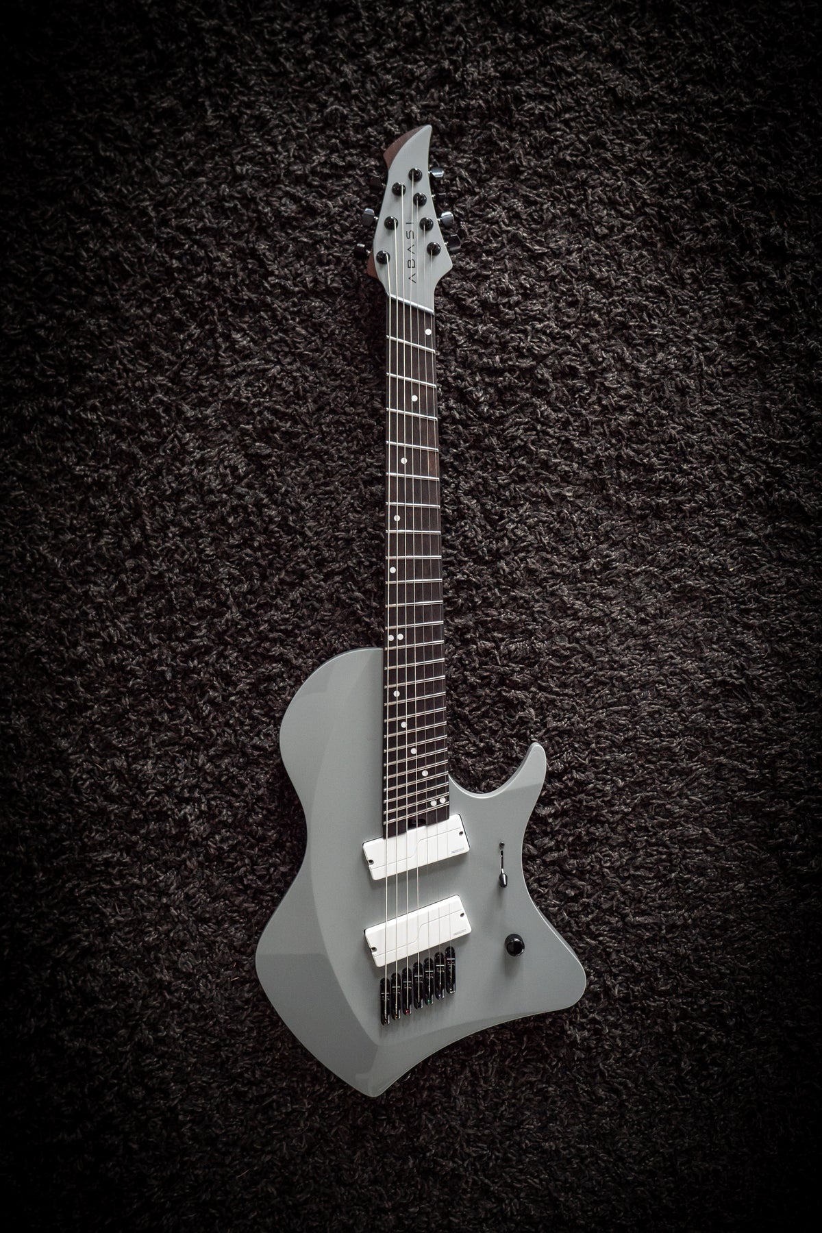 J Larada 7 // Chalk [White PU]