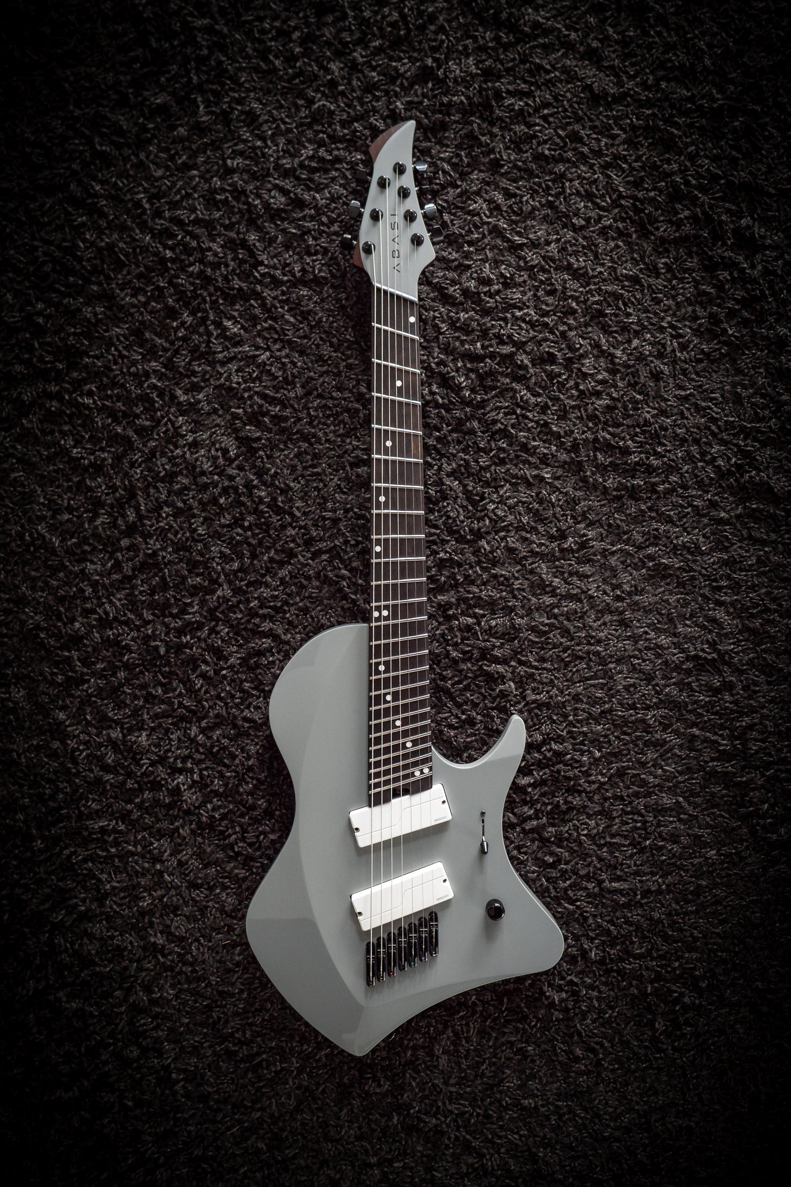 J Larada 7 // Chalk [White PU]