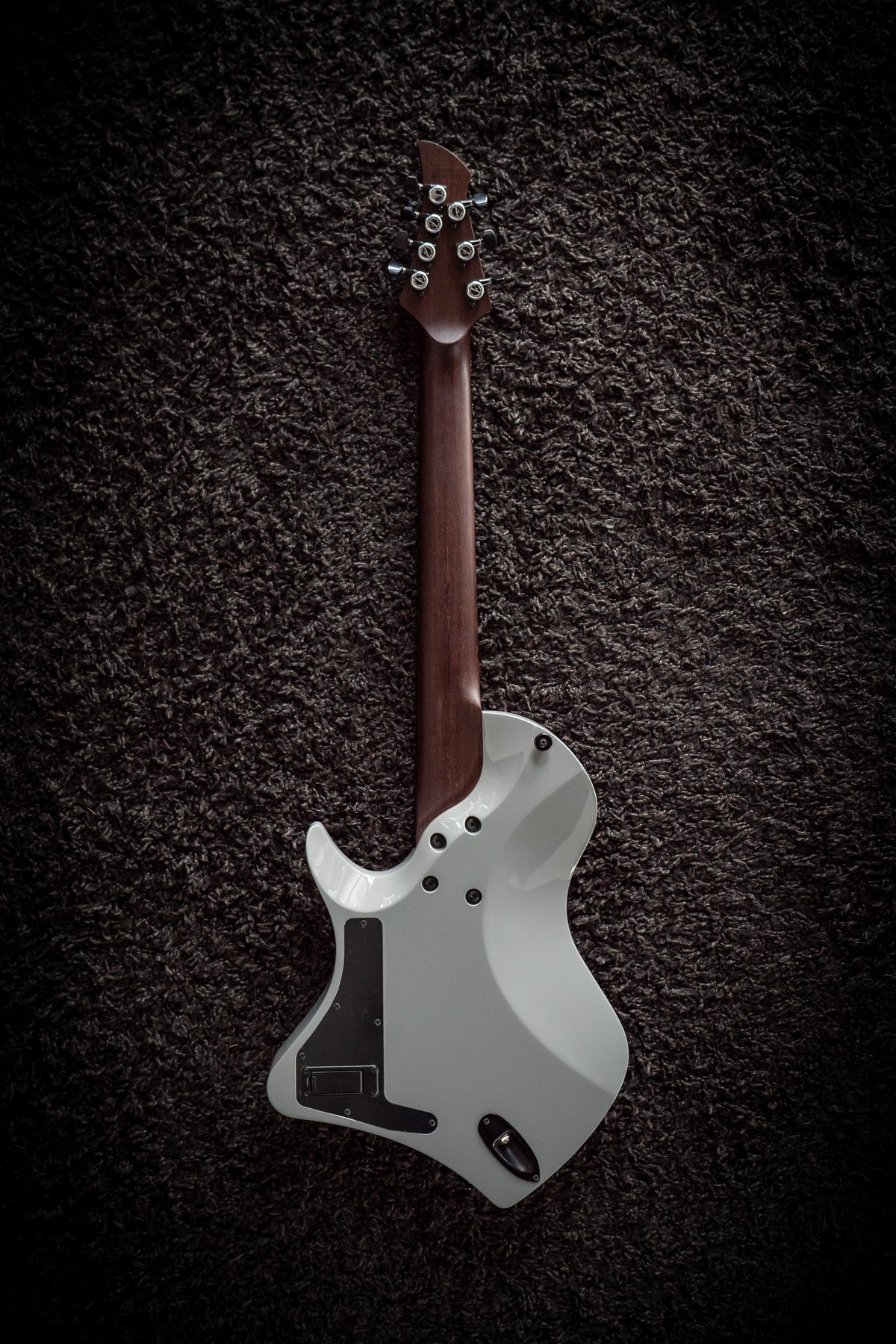 J Larada 7 // Chalk [White PU]