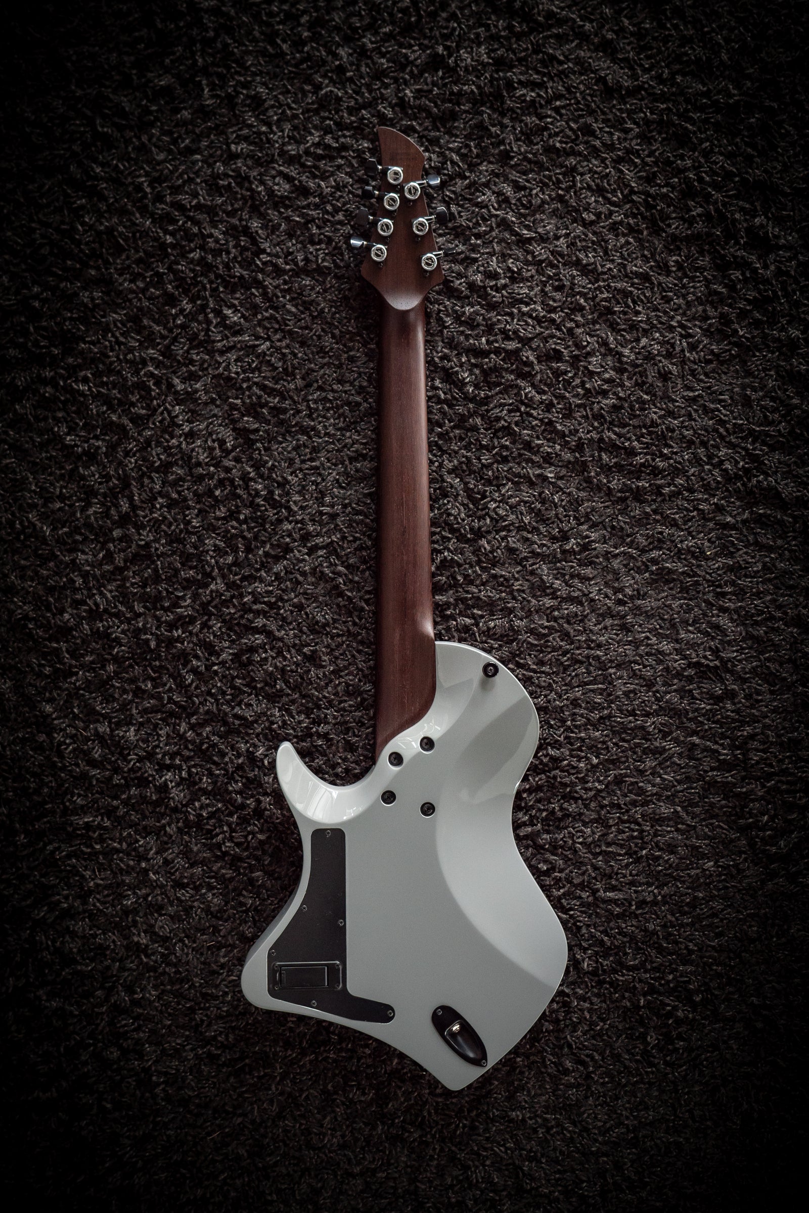 J Larada 7 // Chalk [White PU]