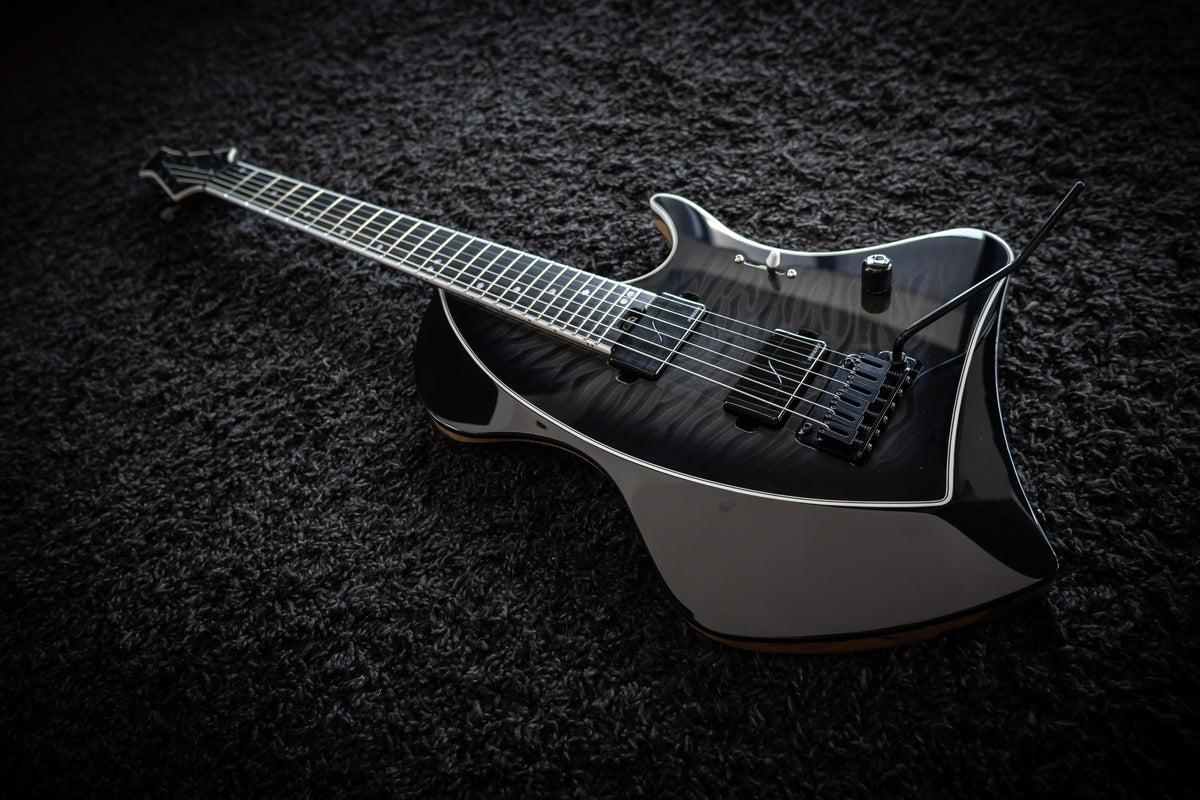 LARADA 6 Custom // Carbon Fiber Quilt