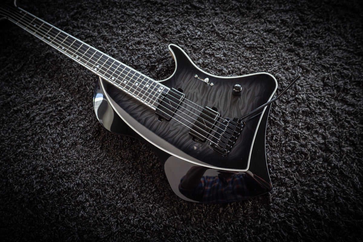 LARADA 6 Custom // Carbon Fiber Quilt