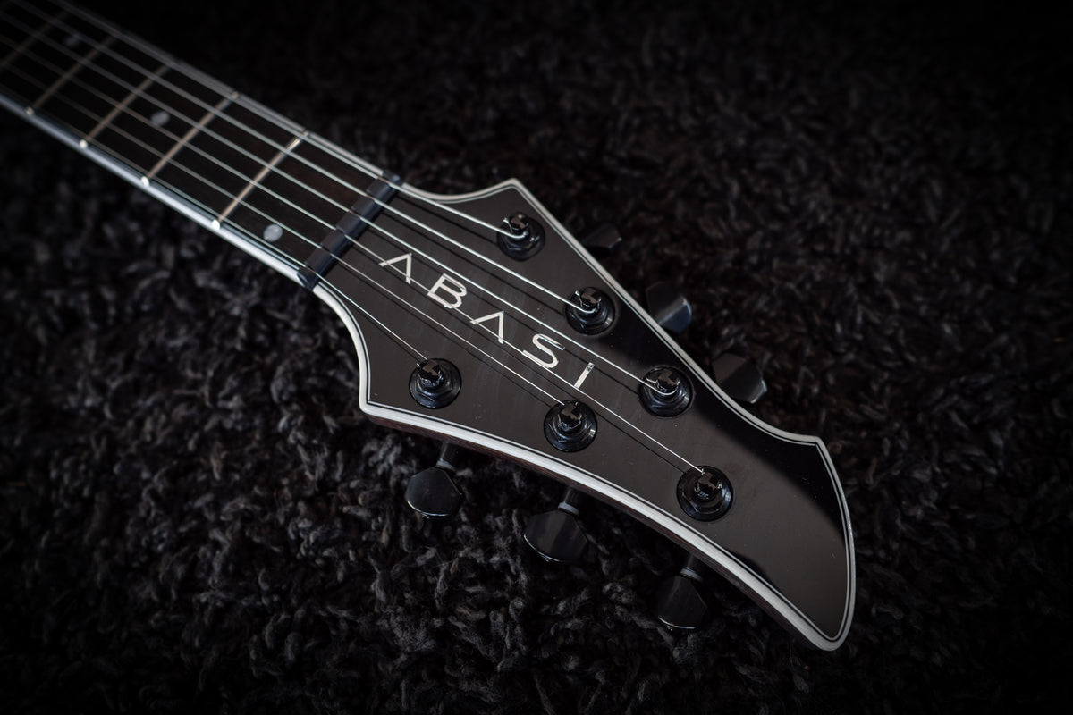 LARADA 6 Custom // Carbon Fiber Quilt