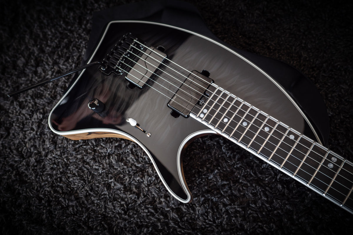 LARADA 6 Custom // Carbon Fiber Quilt