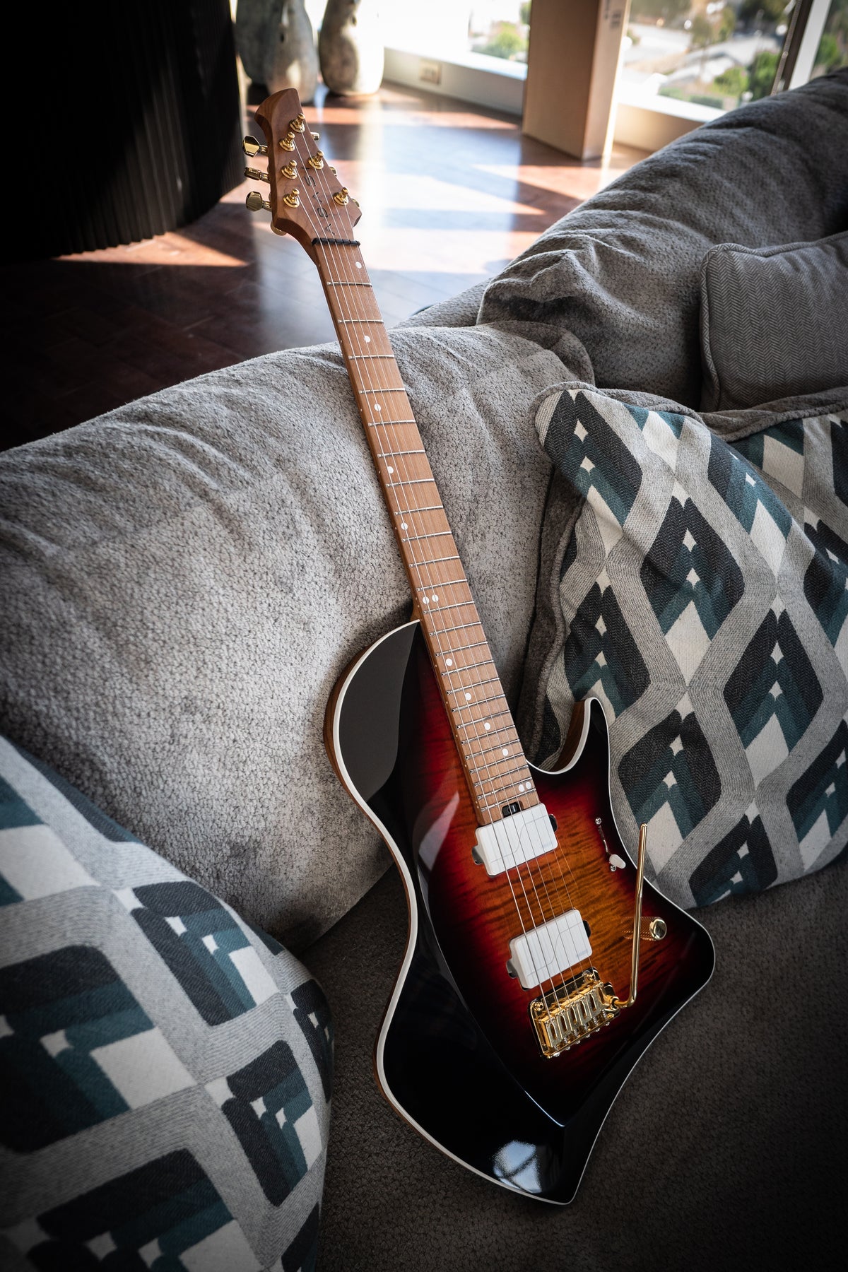 LARADA 6 Custom // Flame Burst