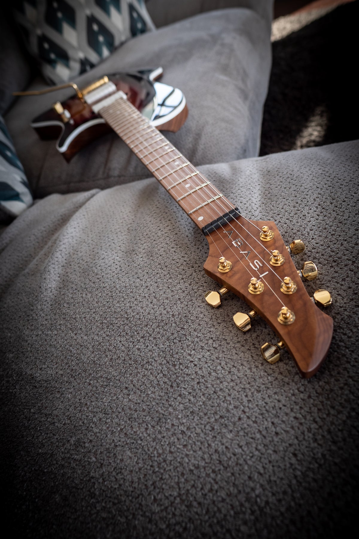 LARADA 6 Custom // Flame Burst