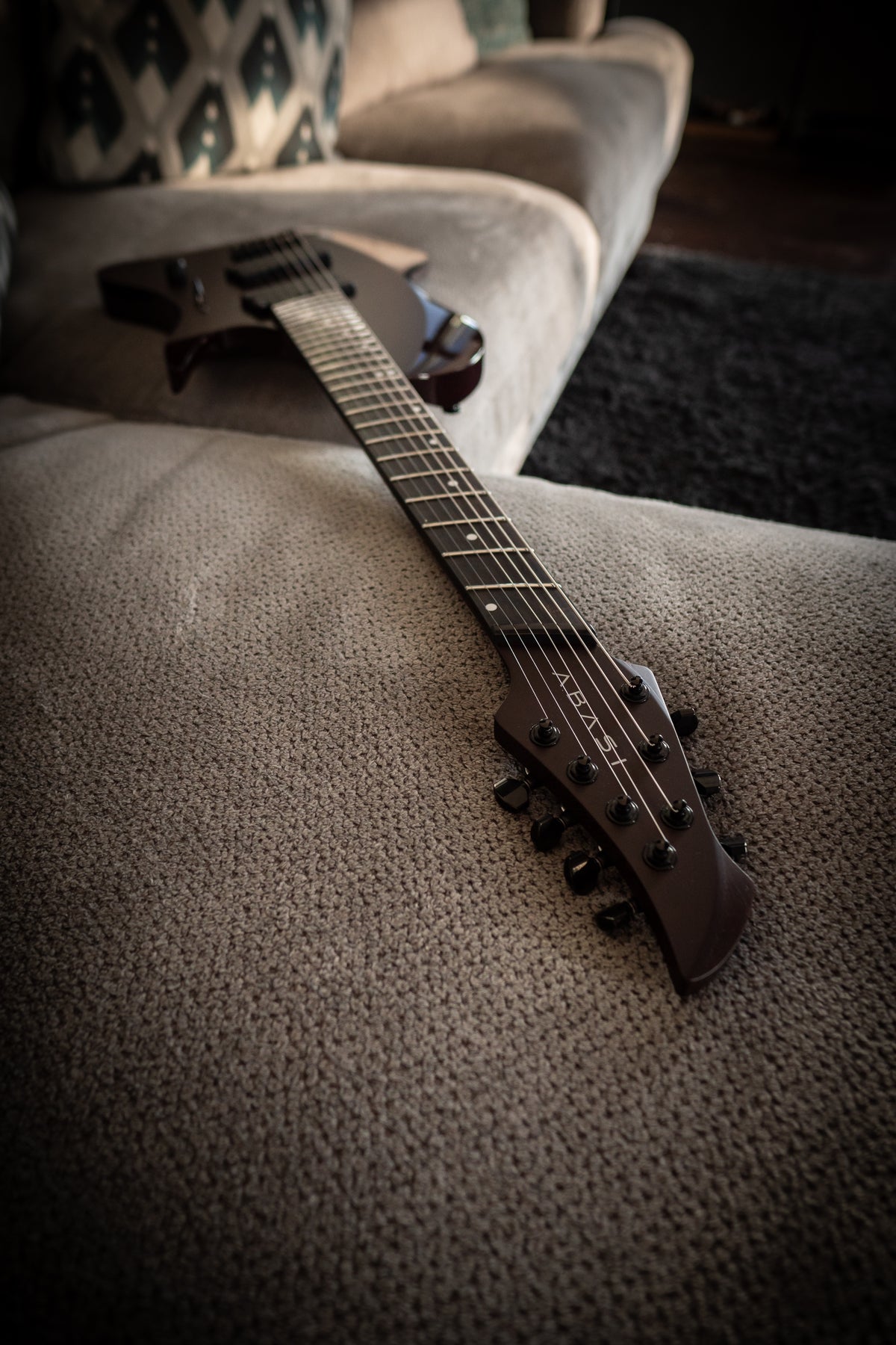 J Larada 7 // Oxblood