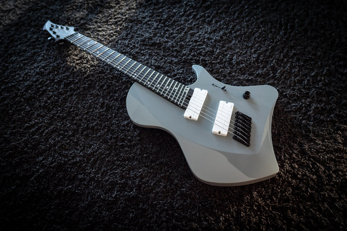 J Larada 7 // Chalk [White PU]