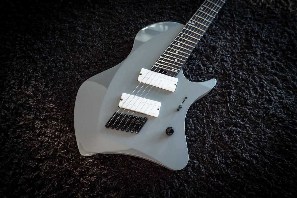 J Larada 7 // Chalk [White PU]