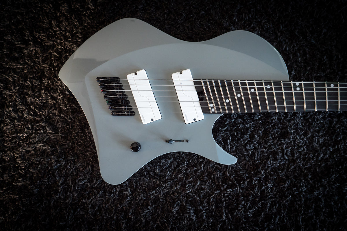 J Larada 7 // Chalk [White PU]