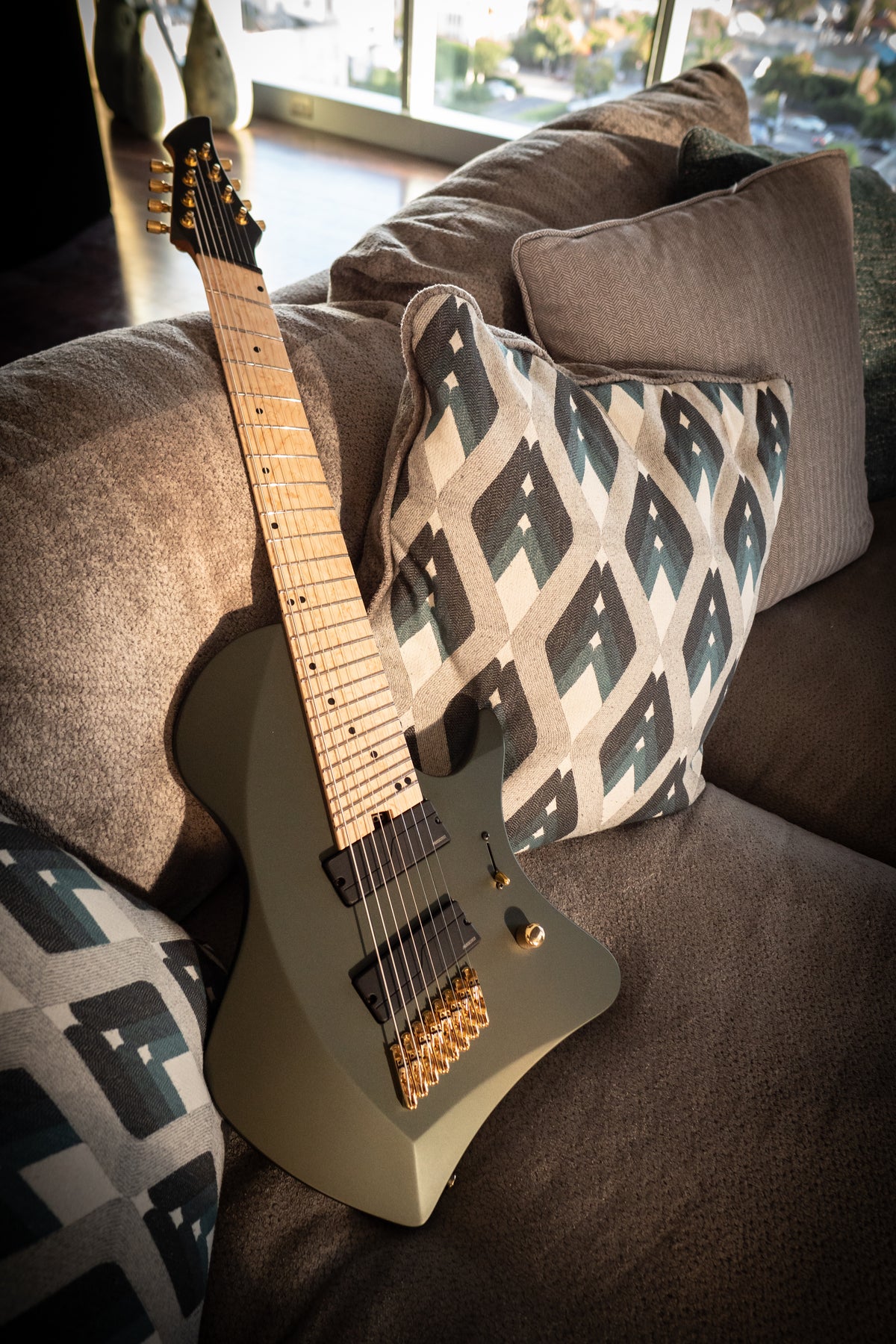 LARADA 8 // Master Series // Bell Garden Green [Birdseye Maple]