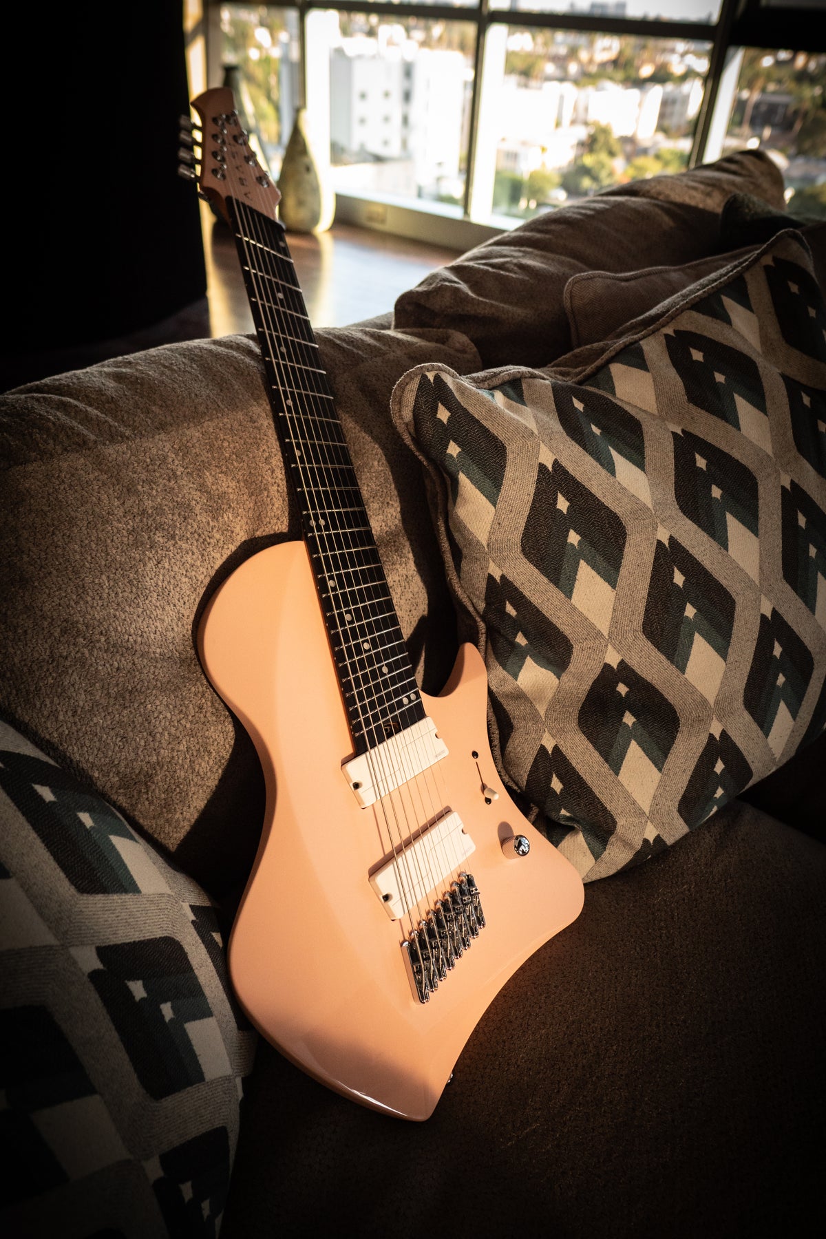 LARADA 8 // Master Series // Shell Pink [Roasted Maple]