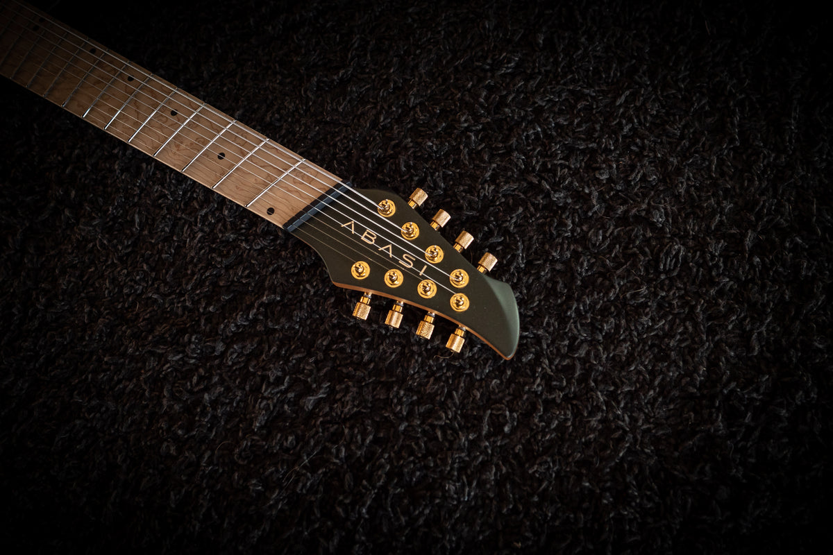 LARADA 8 // Master Series // Bell Garden Green [Birdseye Maple]