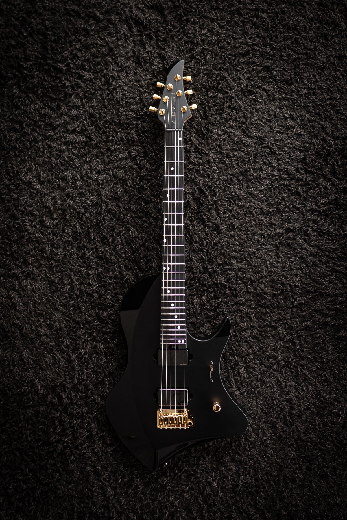 LARADA 6 // Master Series // Black Beauty [Figured Maple]