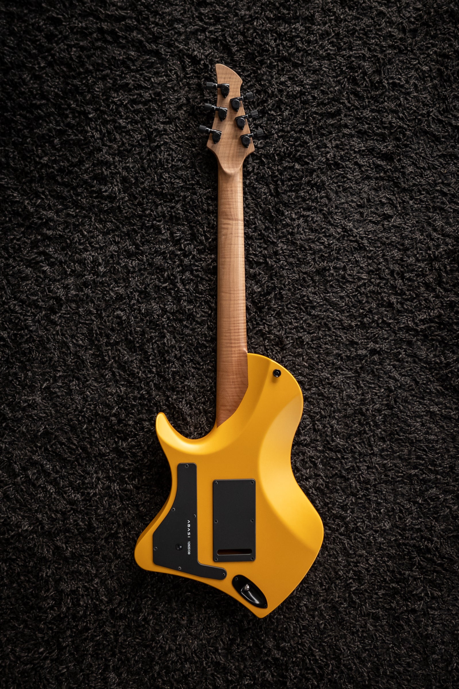 LARADA 6 // Master Series // Solarbeam Yellow