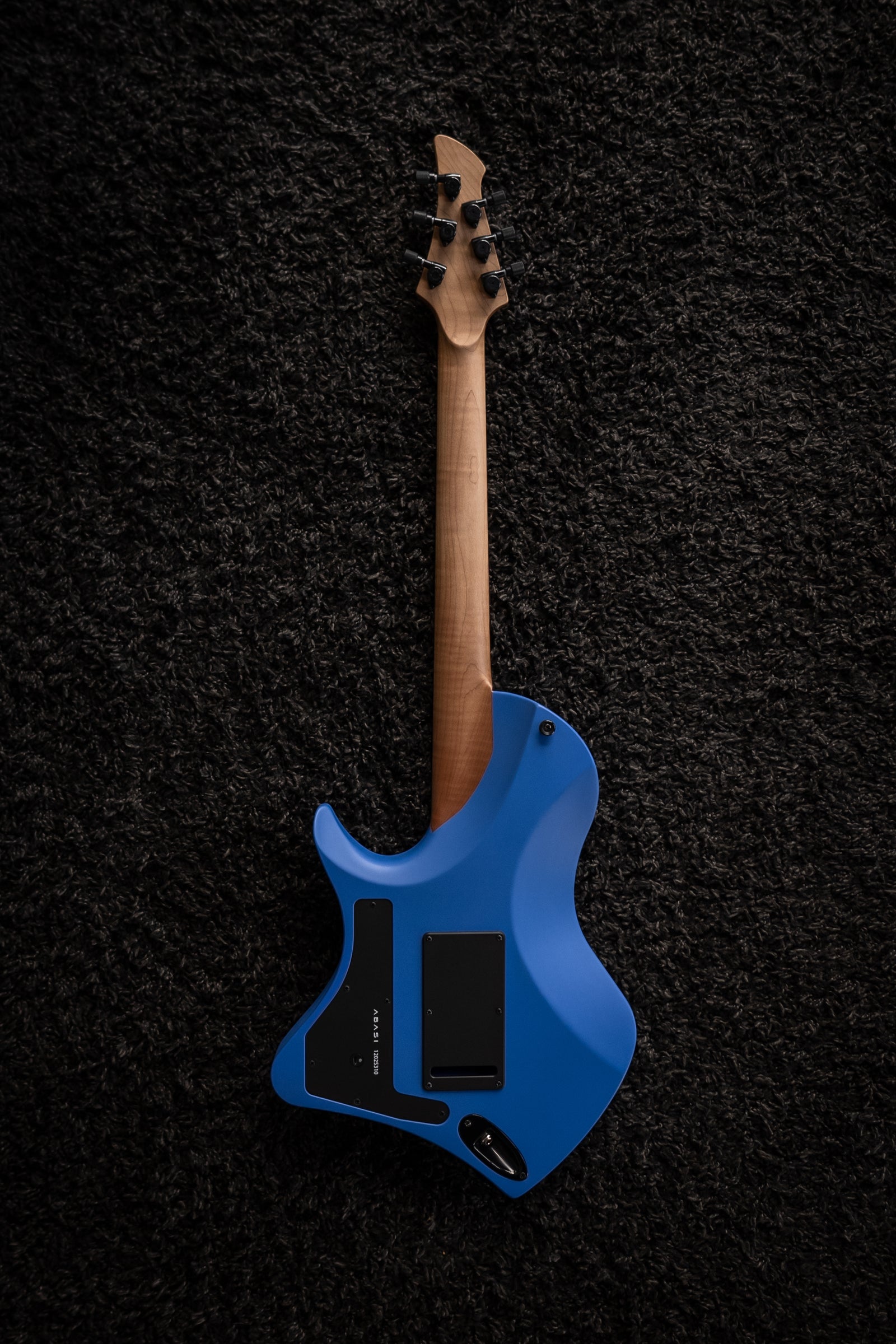 LARADA 6 // Master Series // Clarion Blue [Figured Maple]