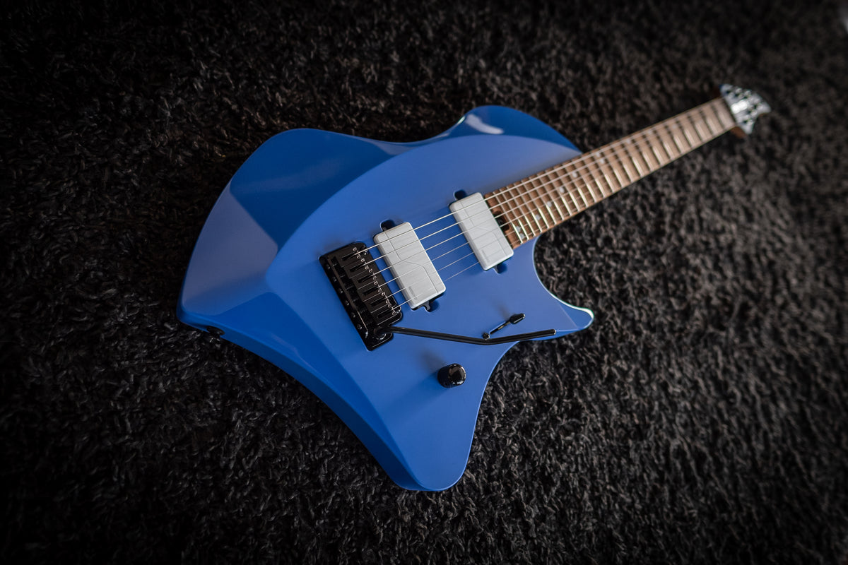 LARADA 6 // Master Series // Clarion Blue [Figured Maple]