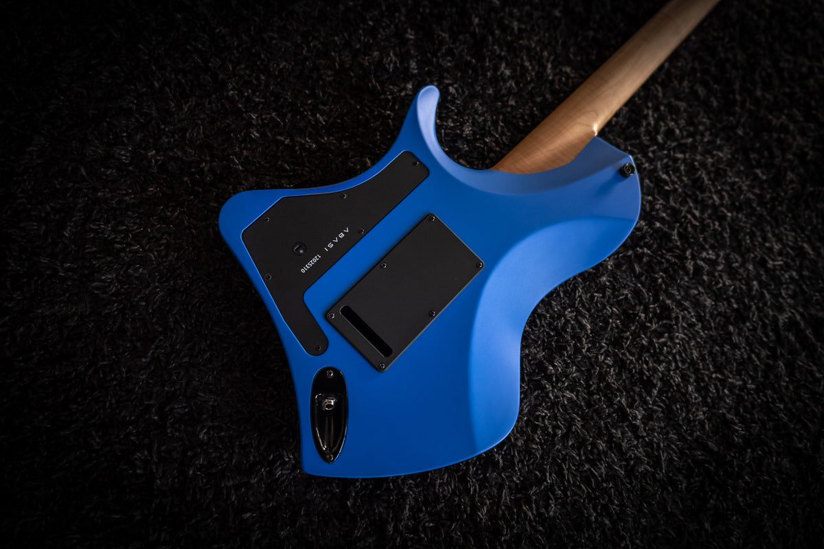 LARADA 6 // Master Series // Clarion Blue [Figured Maple]