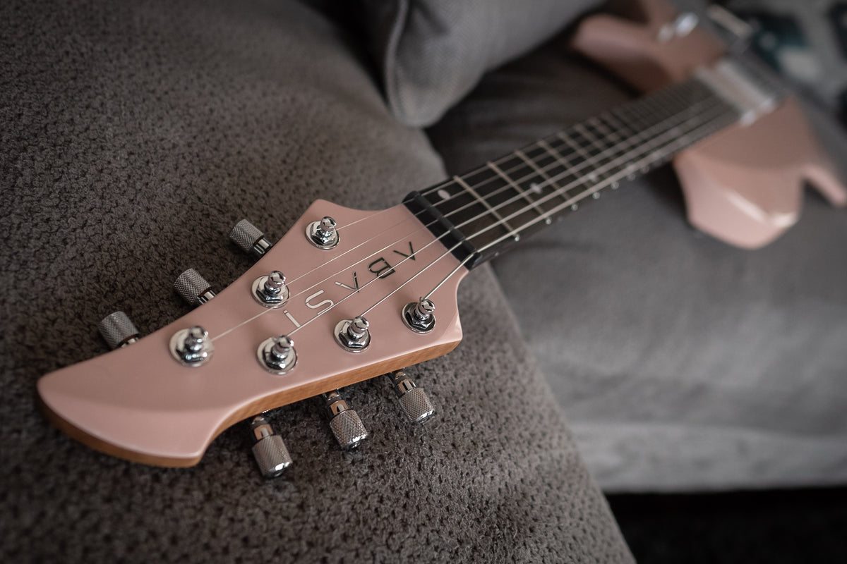 LARADA 6 // Master Series // Shell Pink [Figured Maple]