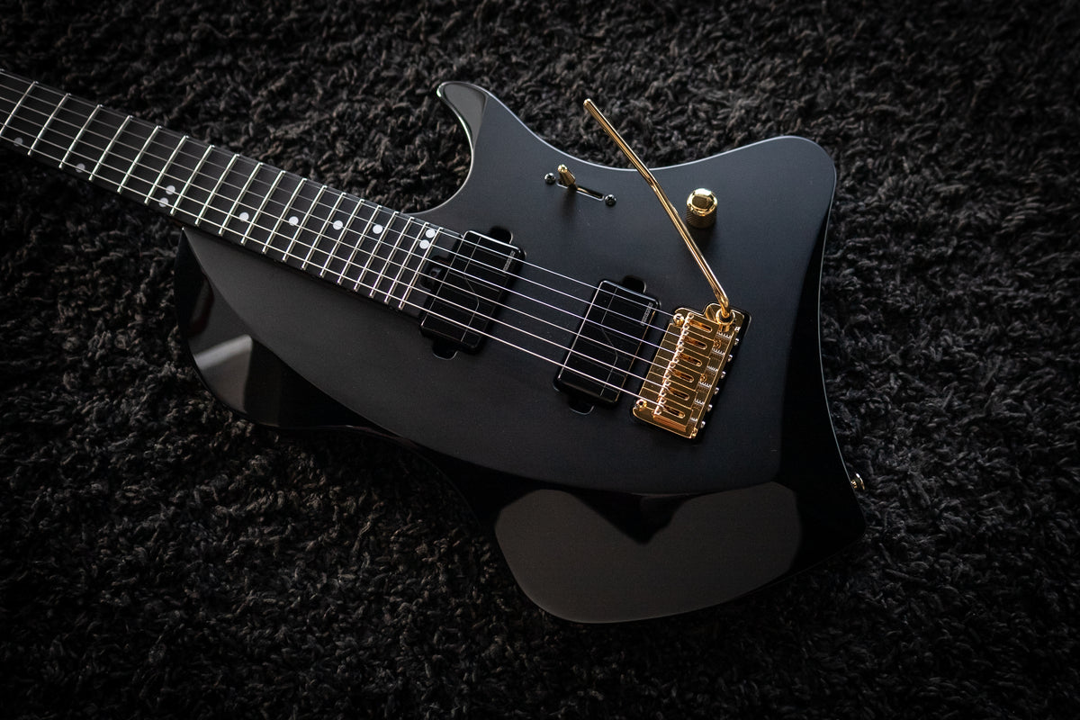 LARADA 6 // Master Series // Black Beauty [Figured Maple]