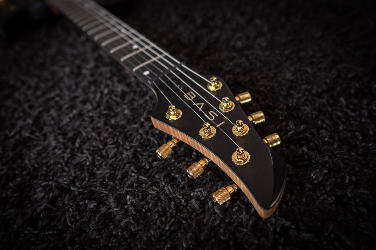 LARADA 6 // Master Series // Black Beauty [Figured Maple]