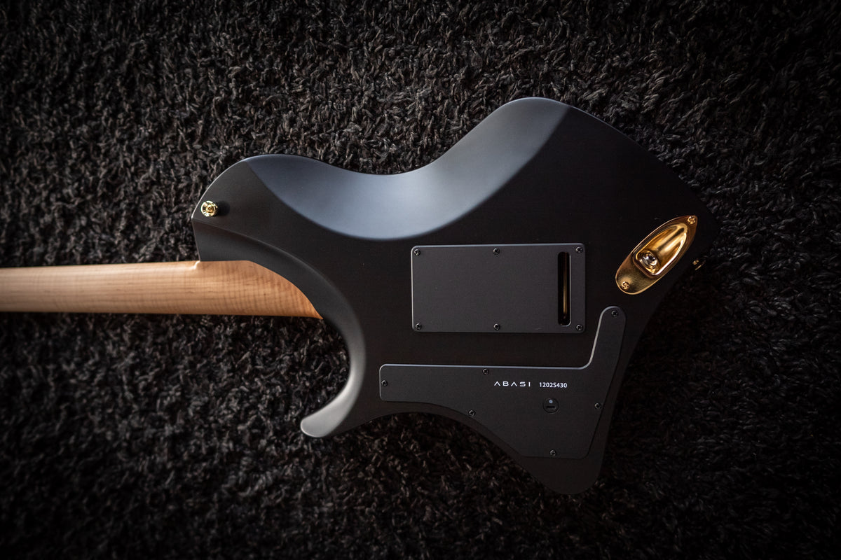 LARADA 6 // Master Series // Black Beauty [Figured Maple]