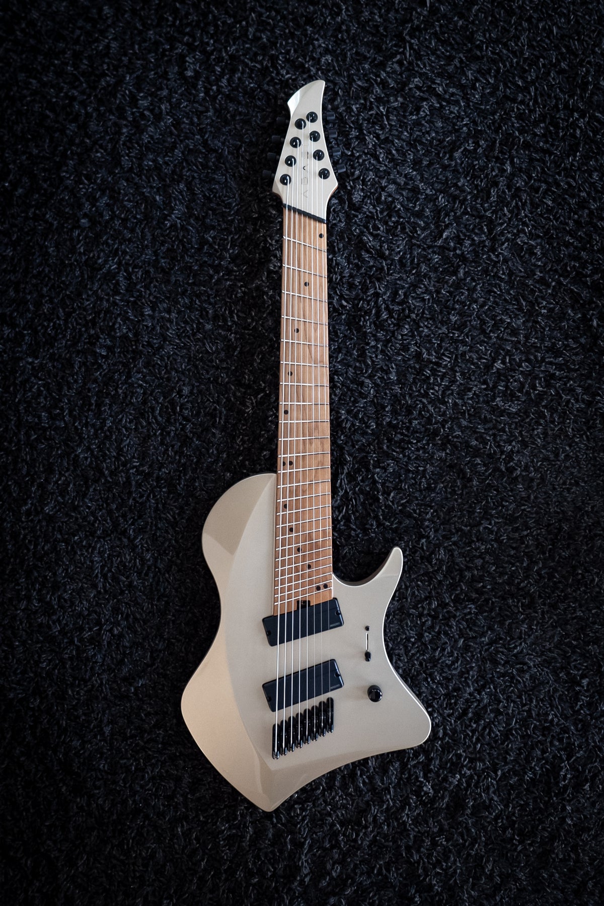 LARADA 8 // Master Series // Champagne