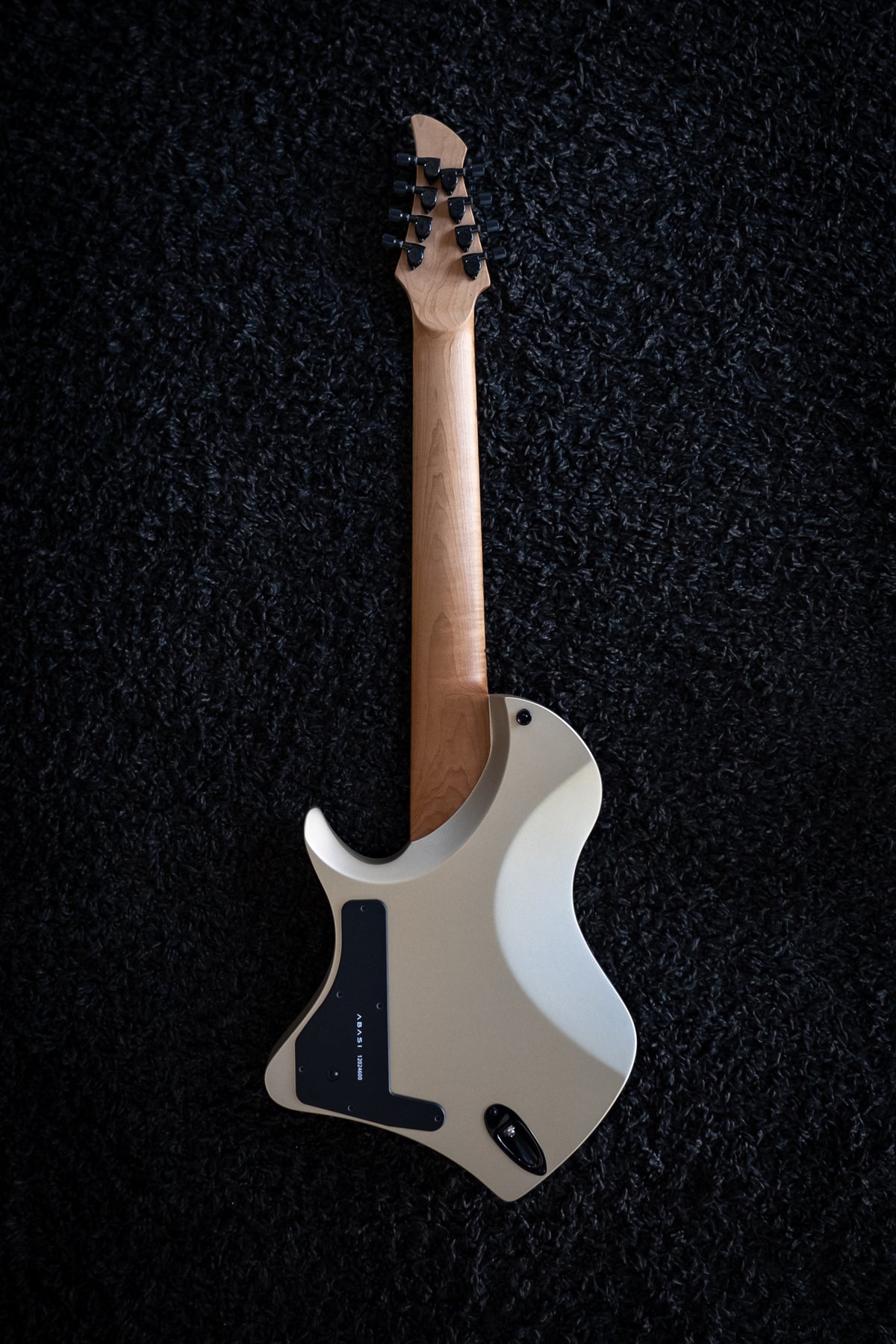 LARADA 8 // Master Series // Champagne