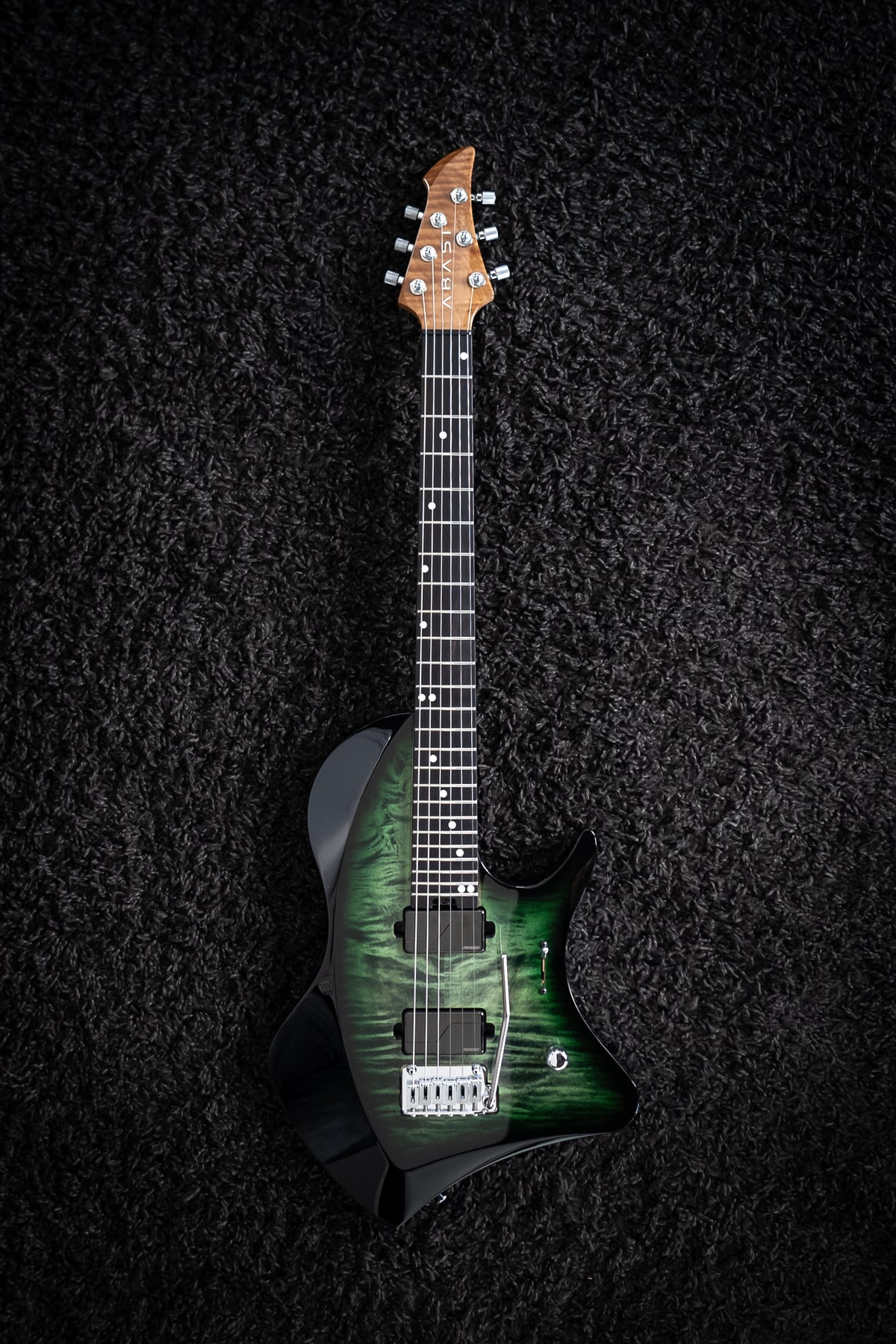 LARADA 6 // Master Series // Emeraldburst