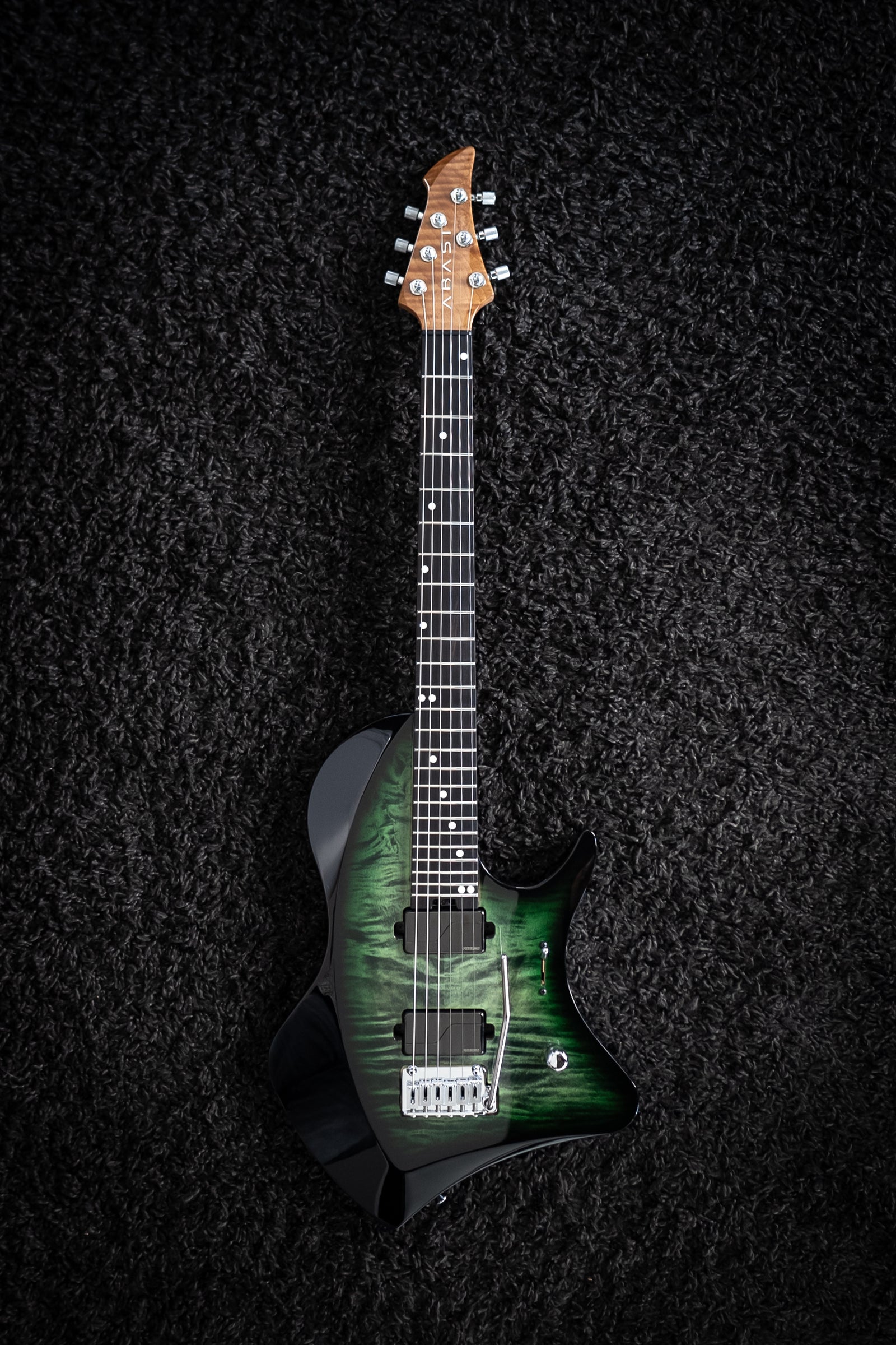 LARADA 6 // Master Series // Emeraldburst