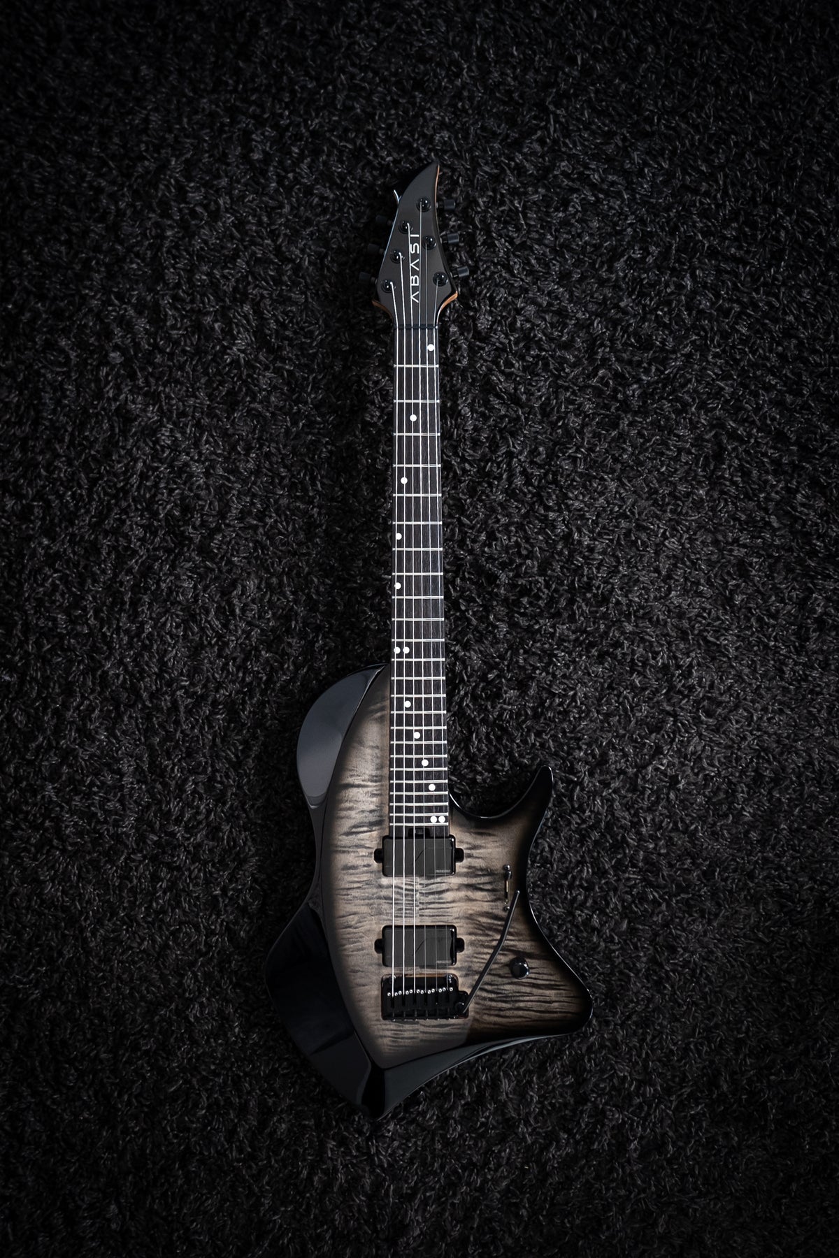 LARADA 6 // Master Series // Lunaburst