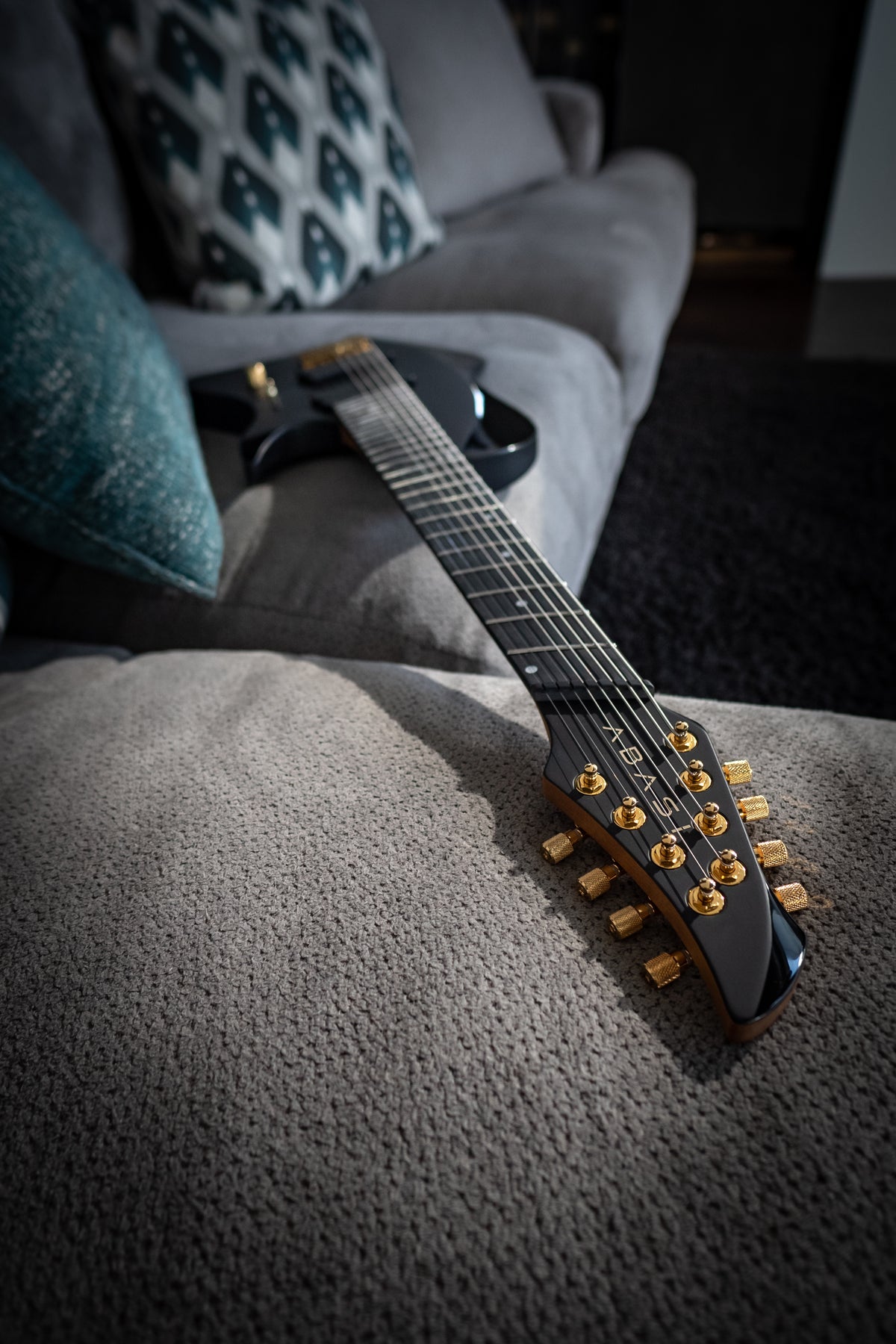 LARADA 8 // Master Series // Black Beauty [2022]