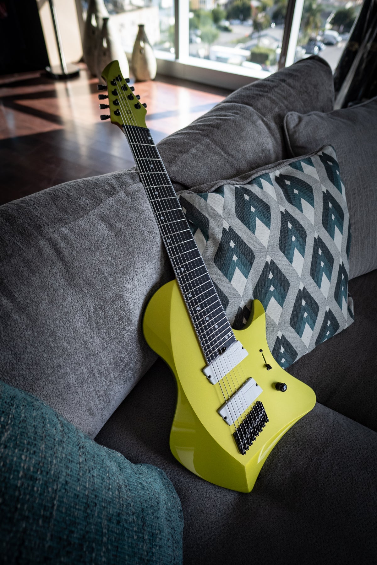 LARADA 8 // Master Series // Artura Green [Richlite]