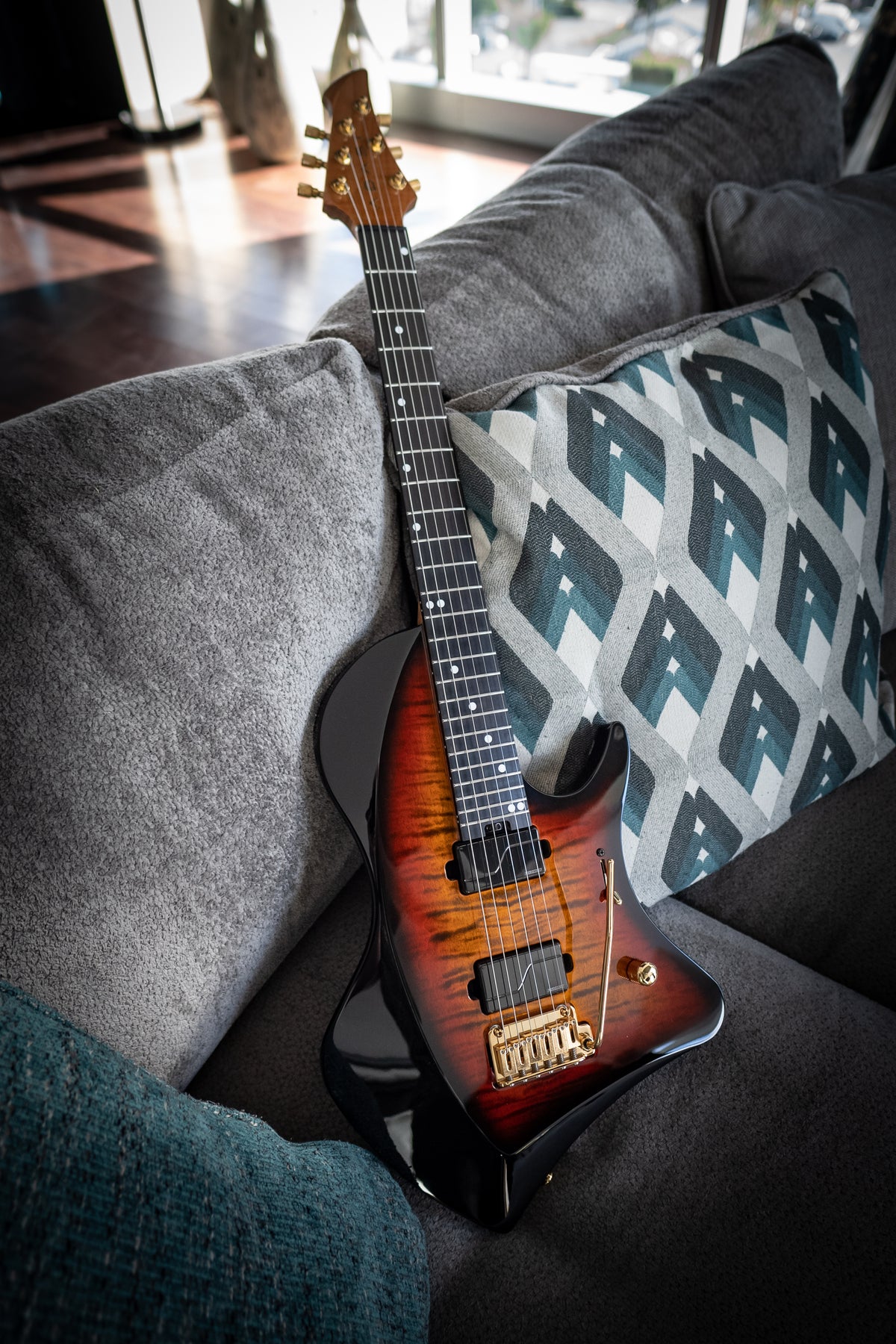 LARADA 6 // Master Series // Amberburst