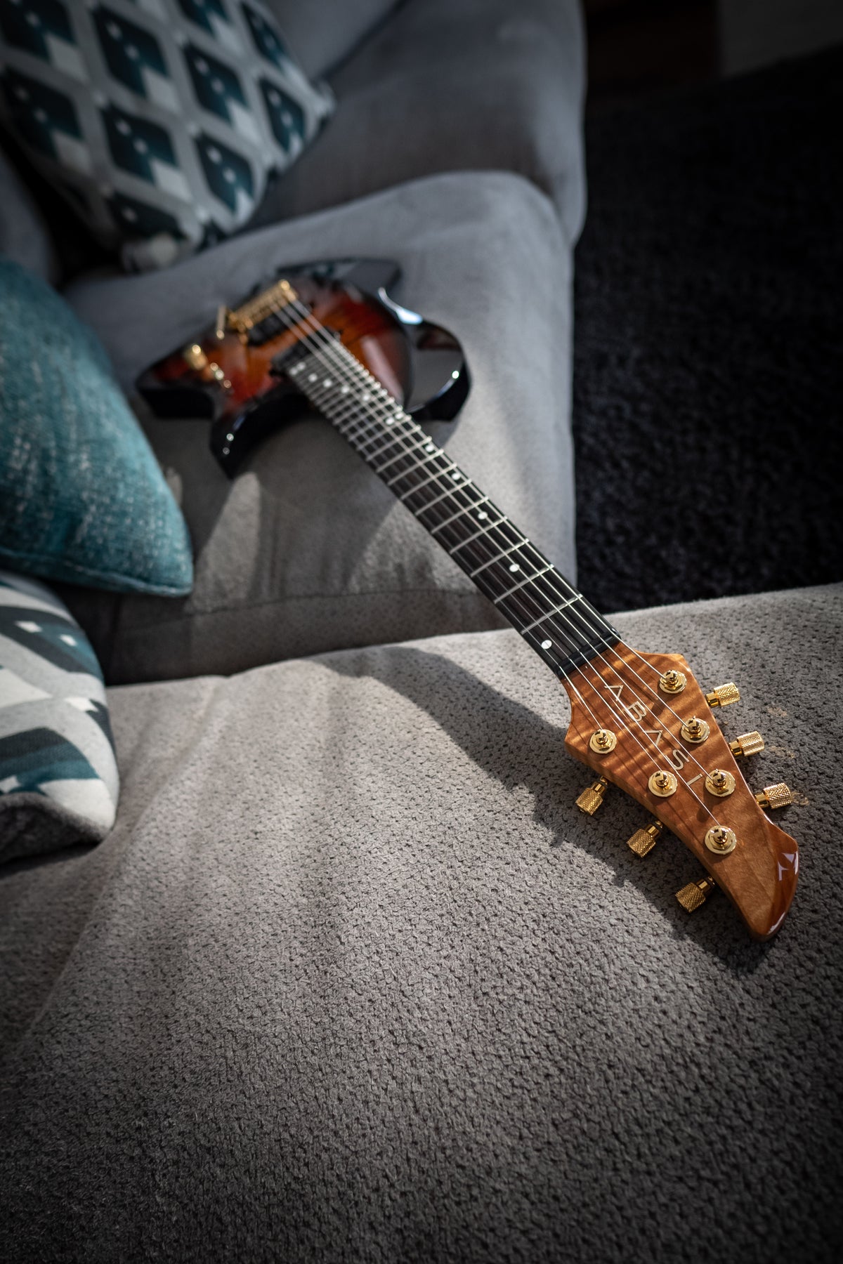 LARADA 6 // Master Series // Amberburst