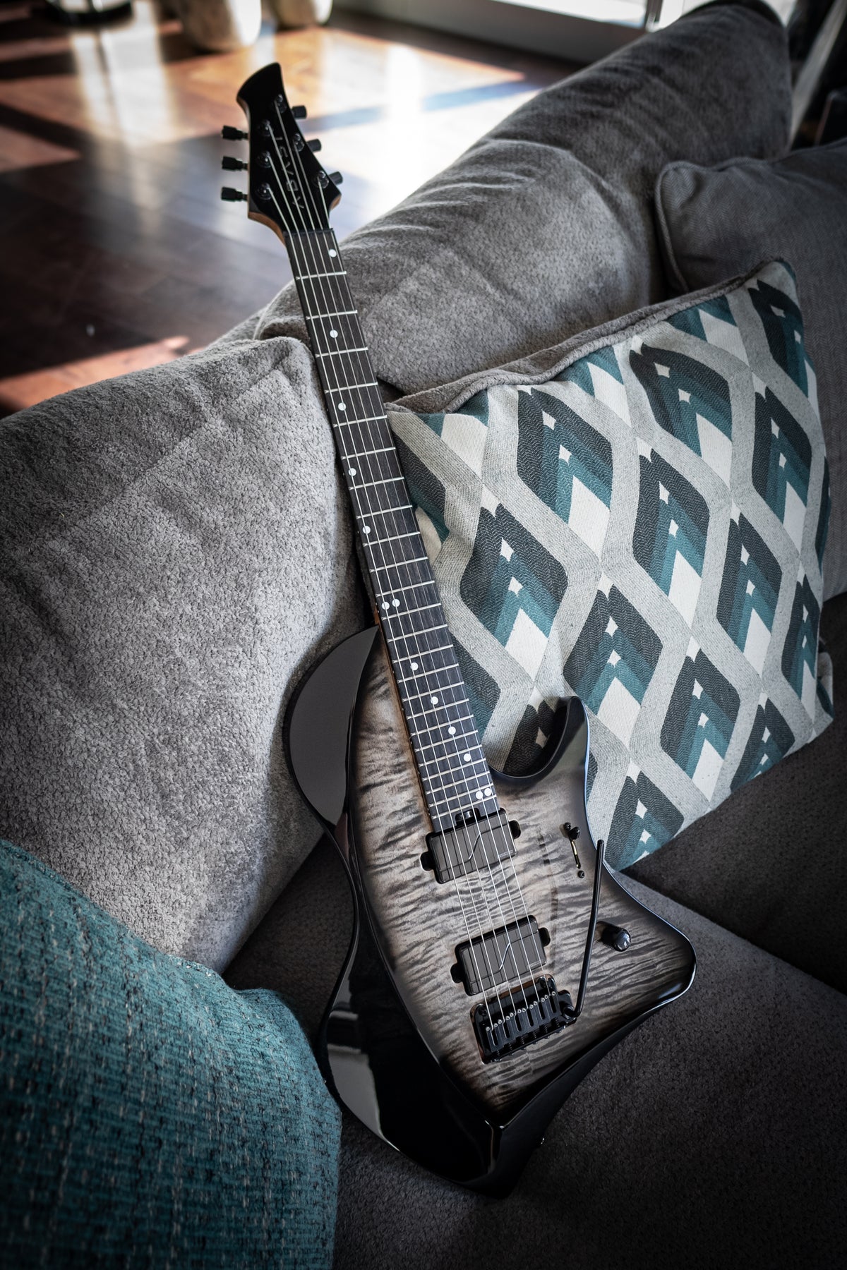 LARADA 6 // Master Series // Lunaburst