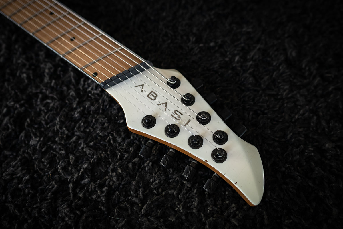 LARADA 8 // Master Series // Porcelain [Two-Stage Relic + Binding]