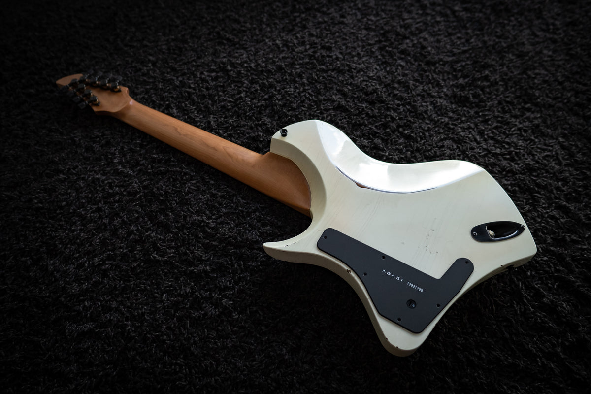 LARADA 8 // Master Series // Porcelain [Two-Stage Relic + Binding]