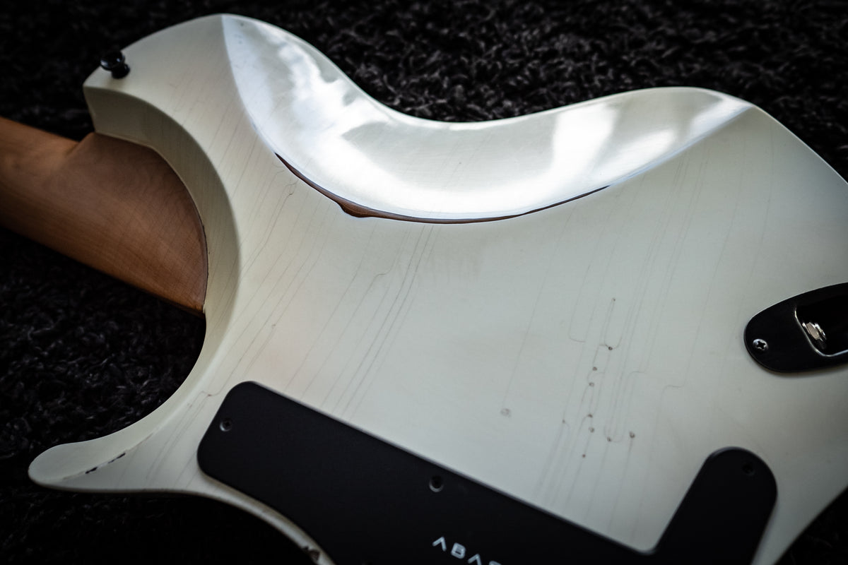 LARADA 8 // Master Series // Porcelain [Two-Stage Relic + Binding]